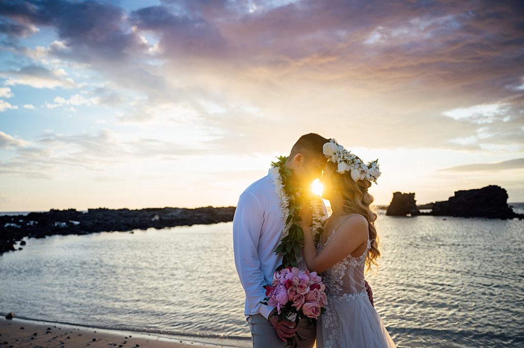 Couple Elope in Hawaii Beach at sunset