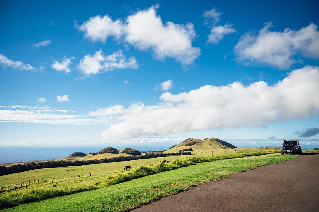 rolling hills at Kahua Ranch