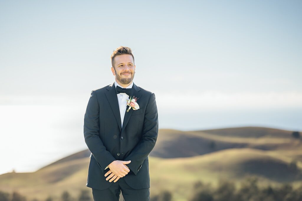 groom seeing bride for the first time