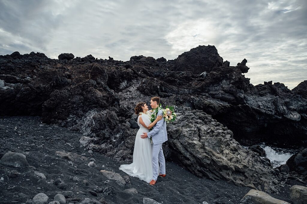 lava rock formations in hawaii